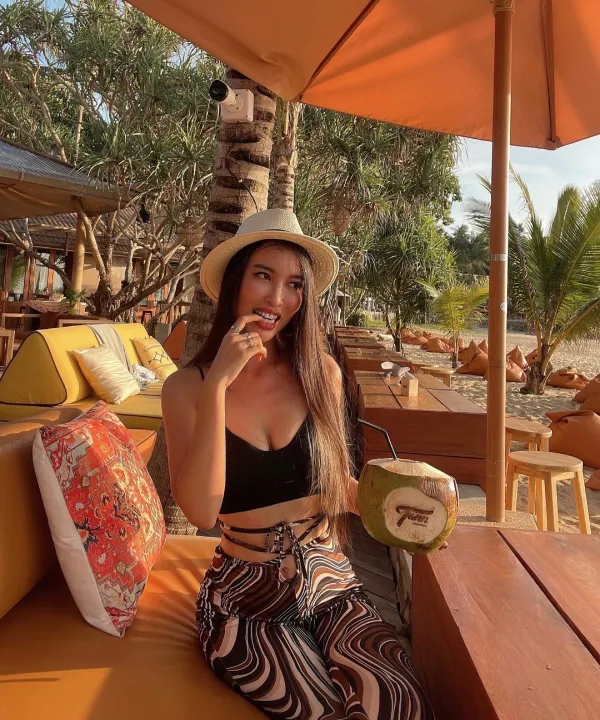 Tann Beach Club Coconut Girl